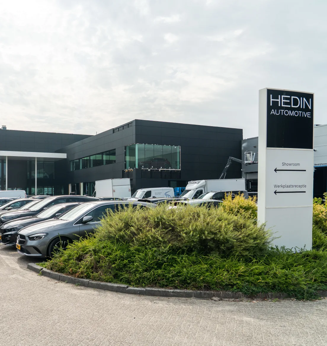 Buitenkant van een vestiging van Hedin Automotive